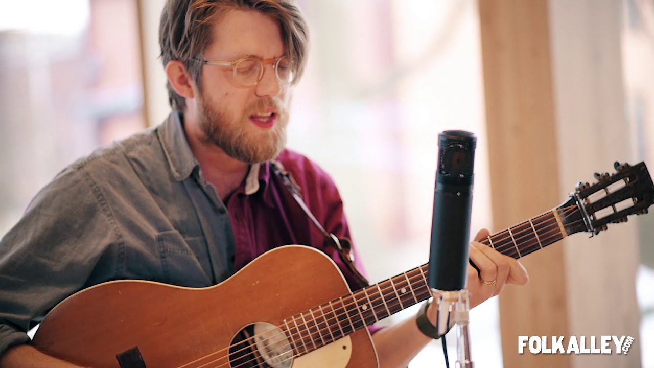 Folk Alley Sessions: Taylor Ashton - 