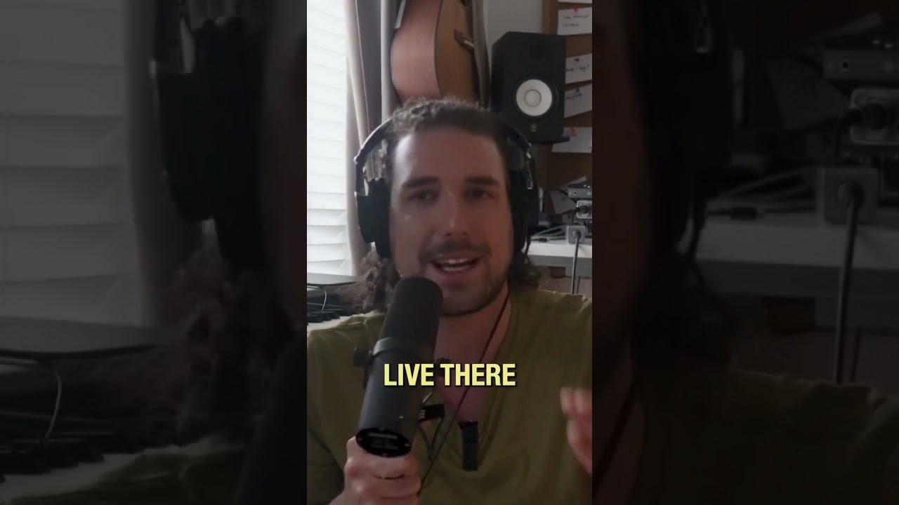 Living in NY is fun#comedypodcasts #funnyvideos #nycmemes