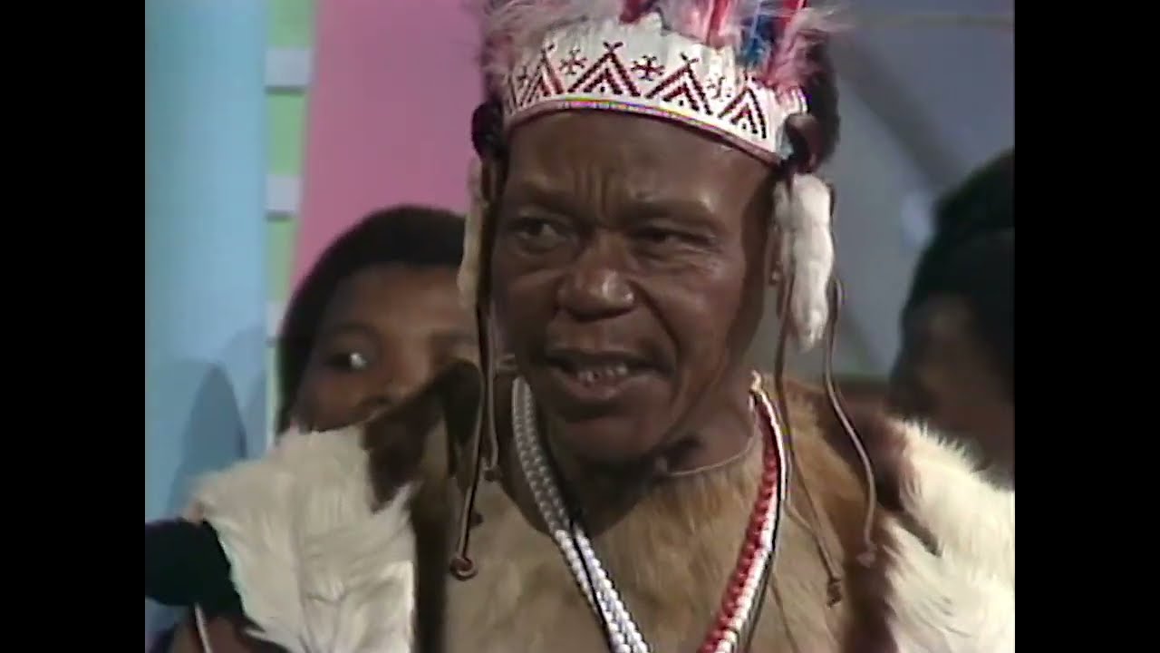 Mahlathini and the Mahotella Queens on Jam Alley