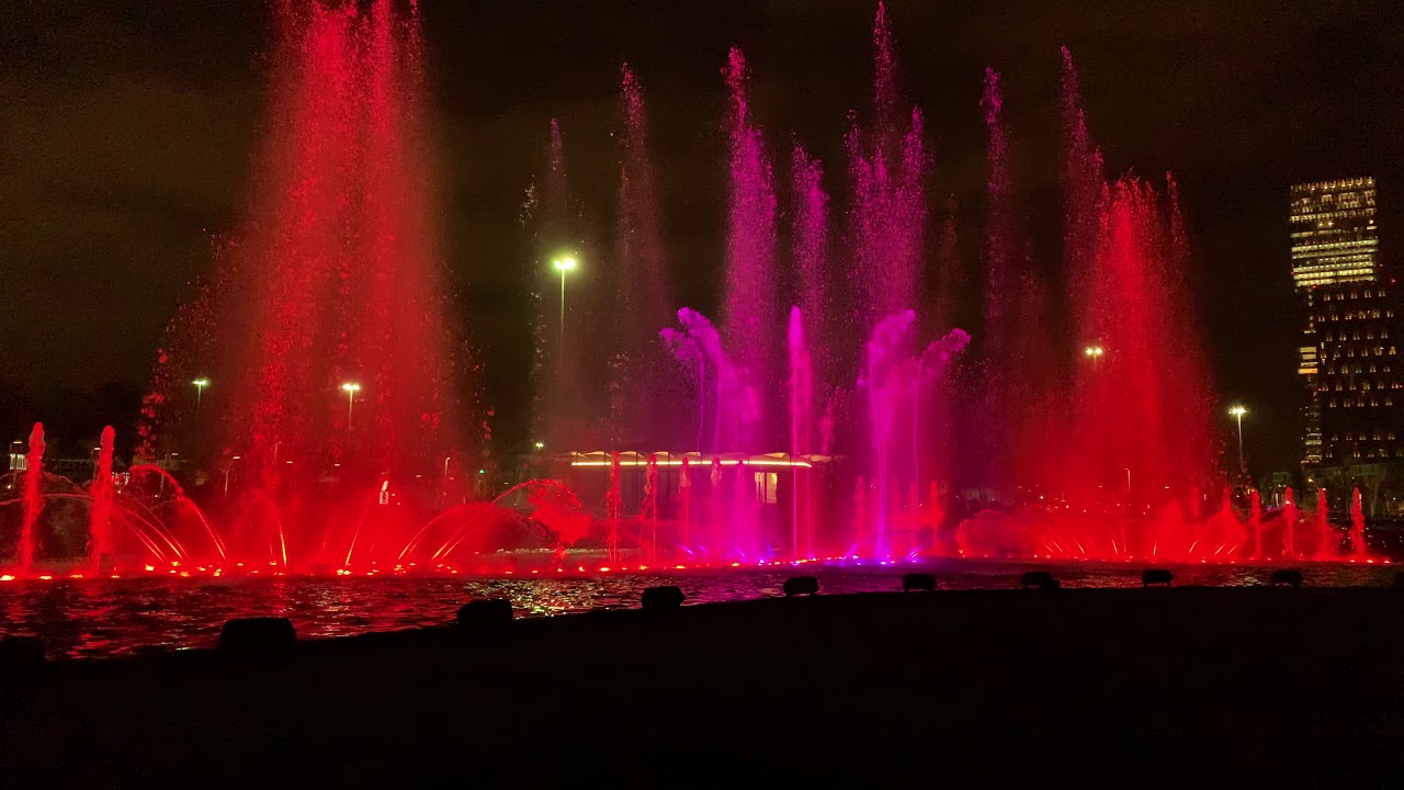 النا فوره الراقصة (حديقه الشهيد)