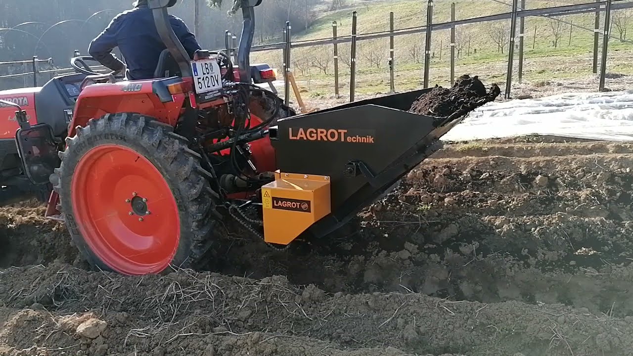 selfloading compostspreader/ Selbstladender Kompoststreuer von LAGROTechnik - Austria