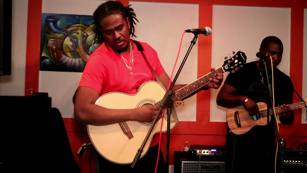 TWOUBADOU LIVE-DÉ TI PITI KALBAS KAPÉ WOULÉ-BON SON EN LIVE-TROUBADOUR HAÏTI