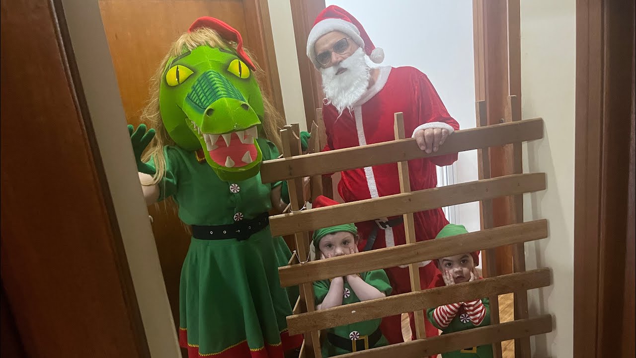 A Cuca malvadona prendeu o papai Noel/ veja até o final para ver o que aconteceu 😱