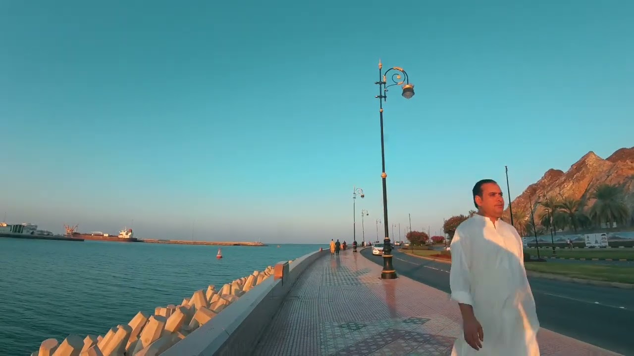 Sunset Walking Tour - Mutrah Corniche Muscat Oman  | Lord Of The Flights