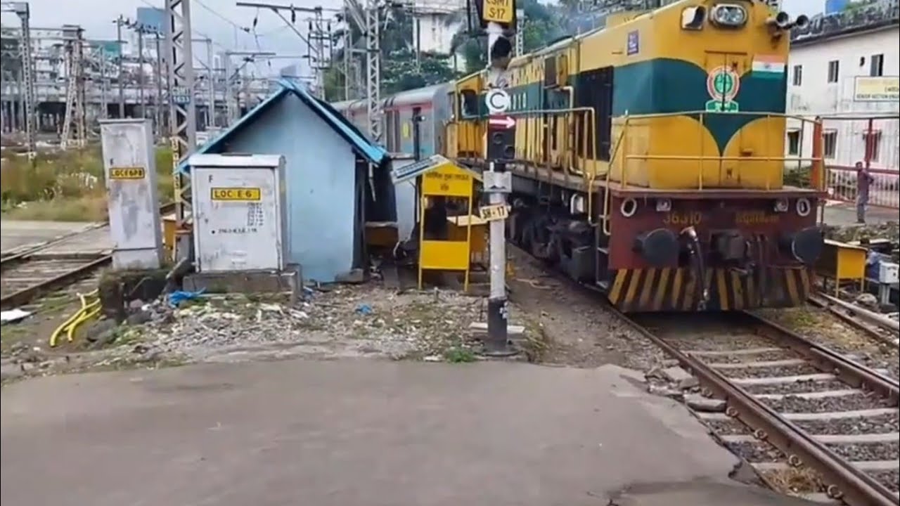 11019 Csmt Mumbai To Bhubaneswar Konark Express Arrival And Departure Csmt Mumbai Railway Station.