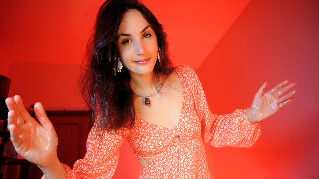 Ti massaggio dopo una lunga settimana | ASMR ITA | Massage Therapy Roleplay • whispers