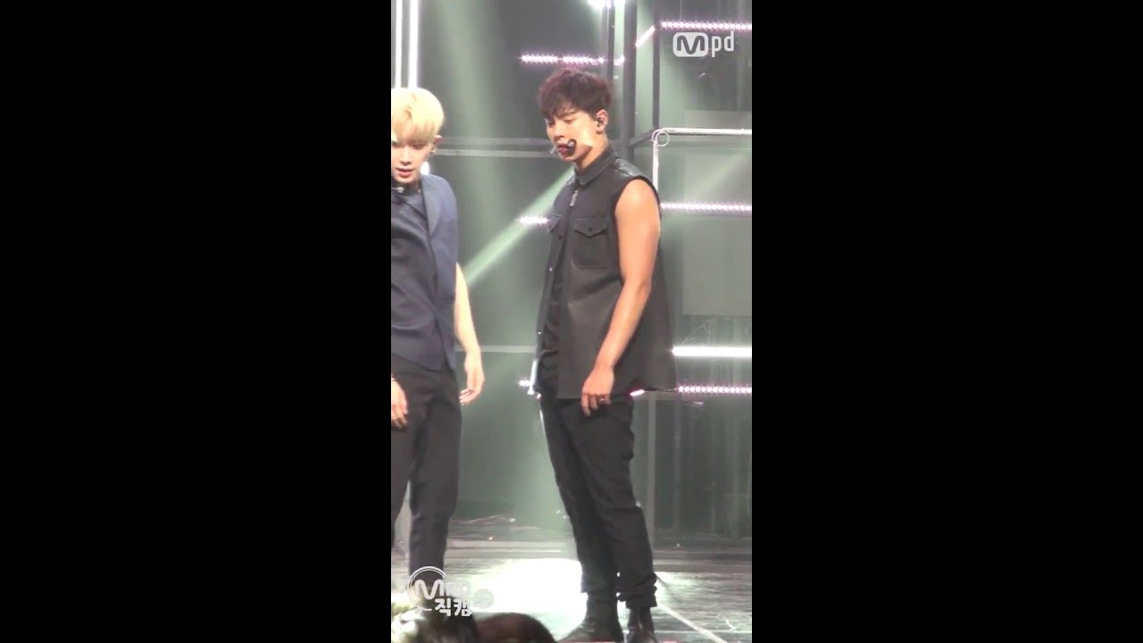 [MPD직캠] 몬스타엑스 셔누 직캠 걸어 ALL IN MONSTA X SHOWNU Fancam @엠카운트다운_160519