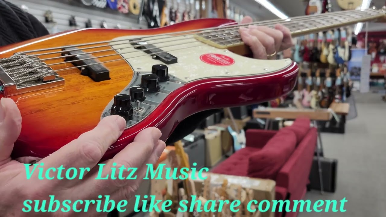 Squier by Fender стоит больше 500 долларов, что???