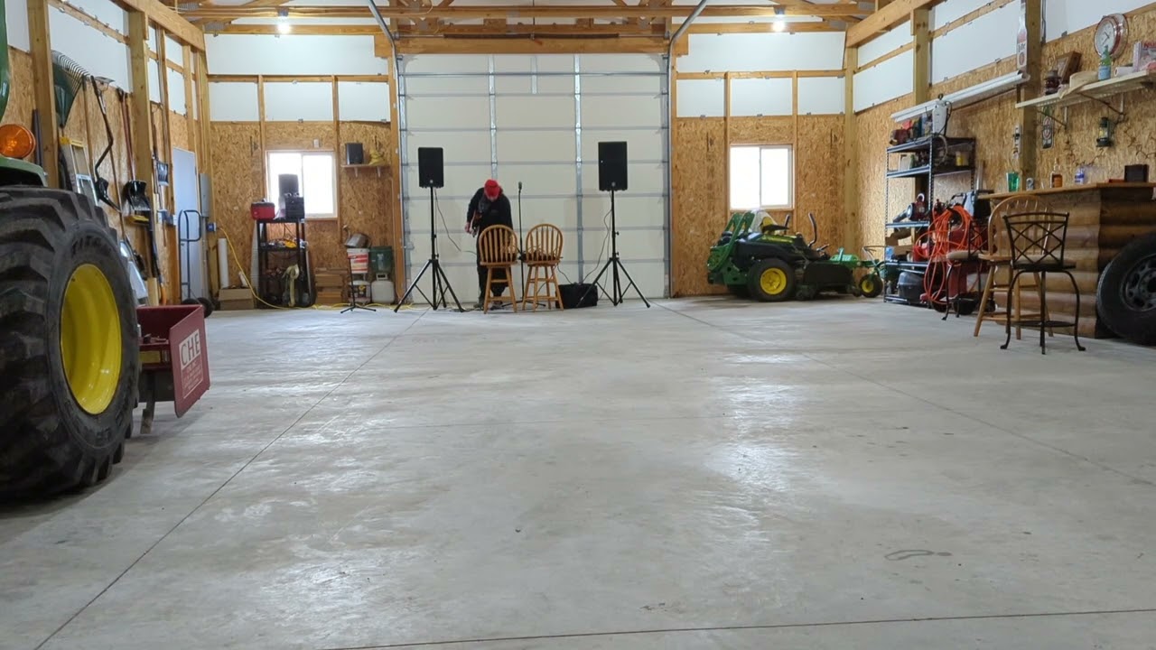 Yamaha DBR10 / DXR12mkii Barn Comparison Vocals & Acoustic Guitar / Moderate and Louder Volumes