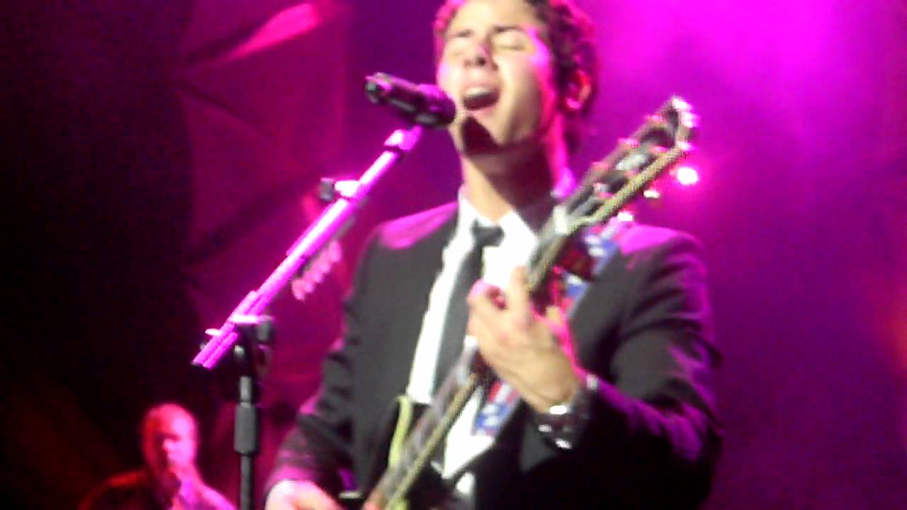New Song! Collide - Nick Jonas & the Administration - Sao Paulo Brazil 21/09/11