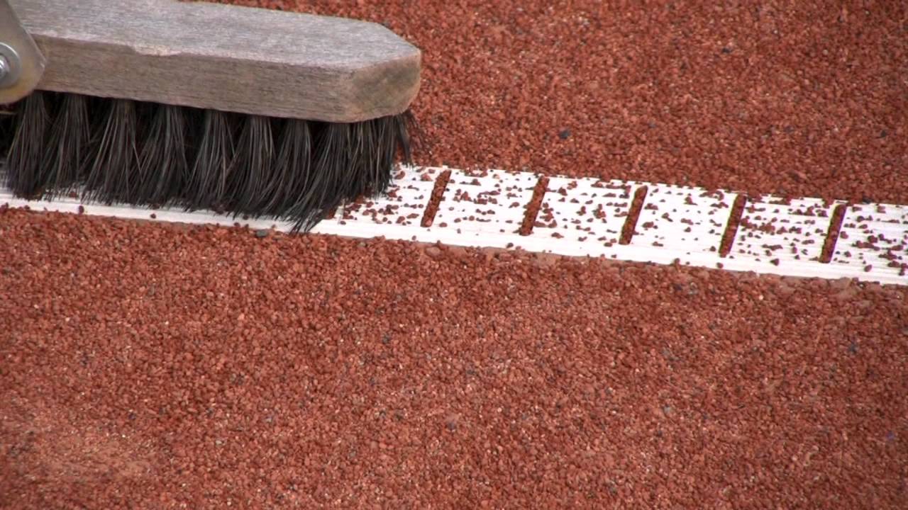 Tennis Sand Platz Pflege Teil 3: Tennisplatz richtig abziehen und Linien fegen mit dem Linienbesen