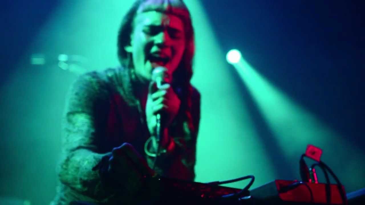 Grimes - Be A Body