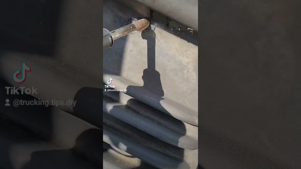 How to fix Freightliner Cascadia Splash guard  Repair with Hot StaplesTool