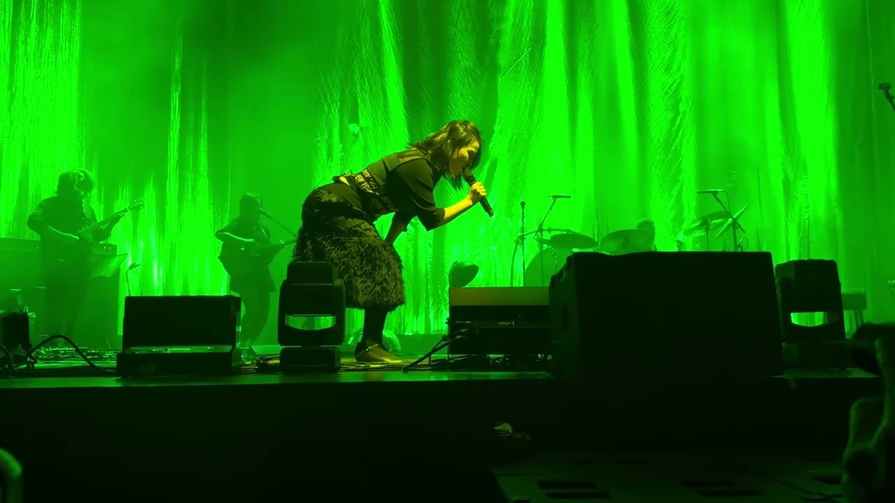 Mitski, “I Bet on Losing Dogs” Live