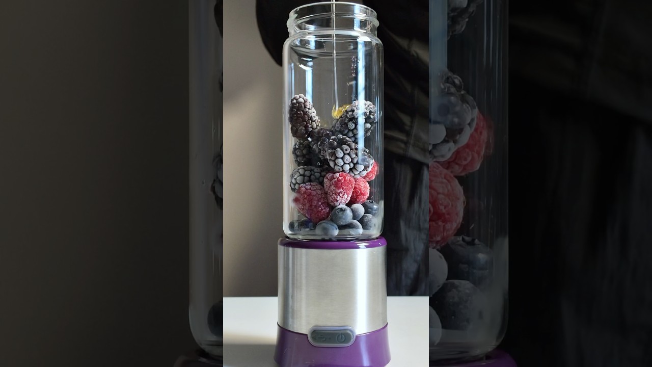 Blender 3 Berries Smoothie#satisfying #smoothie #shorts #recipe #blender #raspberry #blueberry