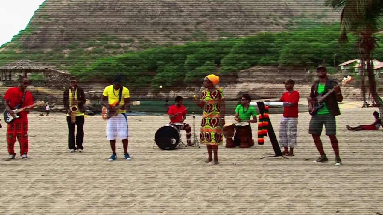 MAS UM REGGAE (Official Clip)