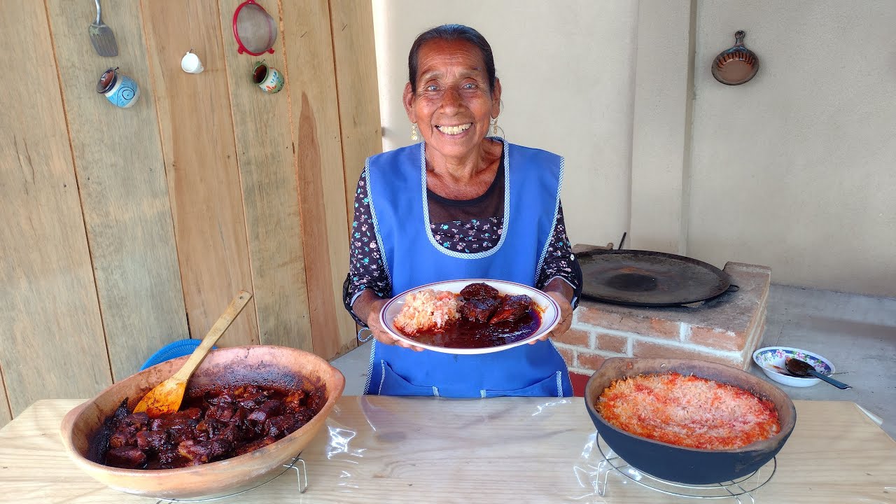 GUISANDO UN AUTENTICO CHILE AJO DE PUERCO | DOÑA LUPITA