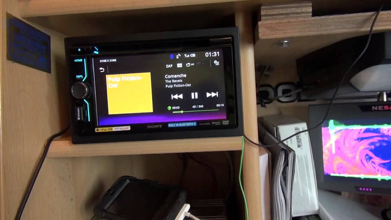 Двухдиновая мультимедийная система Sony XAV-601BT с поддержкой двух зон