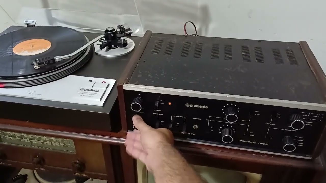 Conserto: Antigo Amplificador Gradiente Pro 2000 (1977)