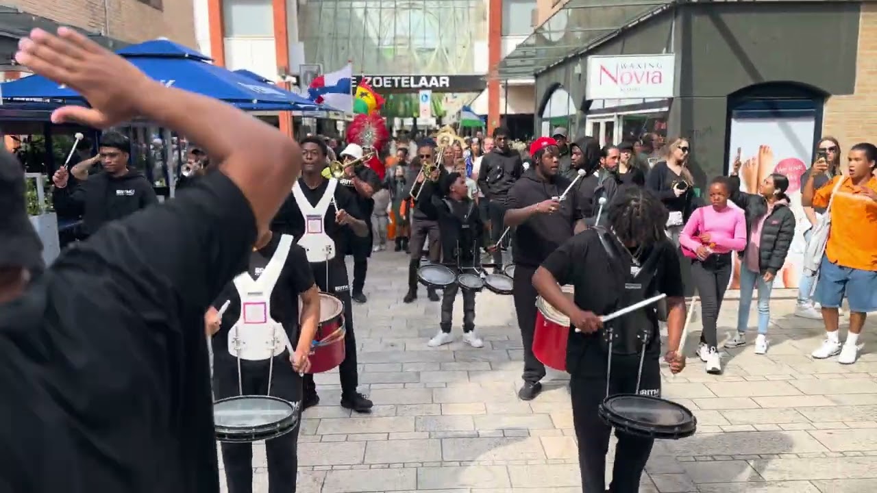Ritmo’s Trommel Spektakel: Festival of Drums Betoverend in Almere!” 🥁🎉