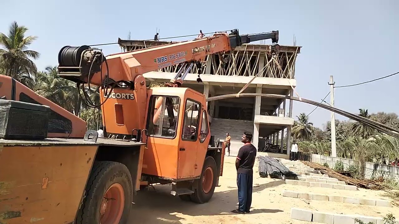 TMT Lefting 3rd floor home F15 Crane 