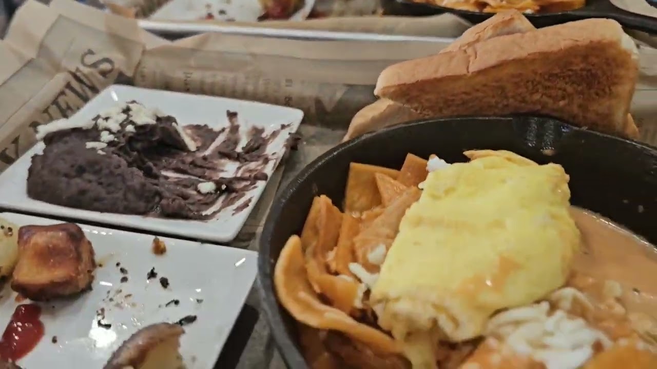 Cast Iron Skillet  cafe