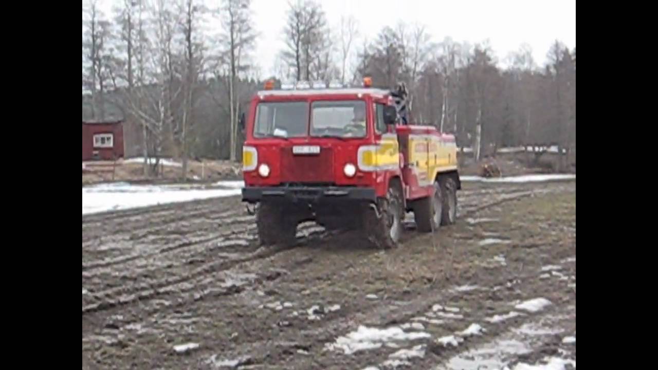 Bärgning av skogsmaskin med Scania SBAT terrängbärgare