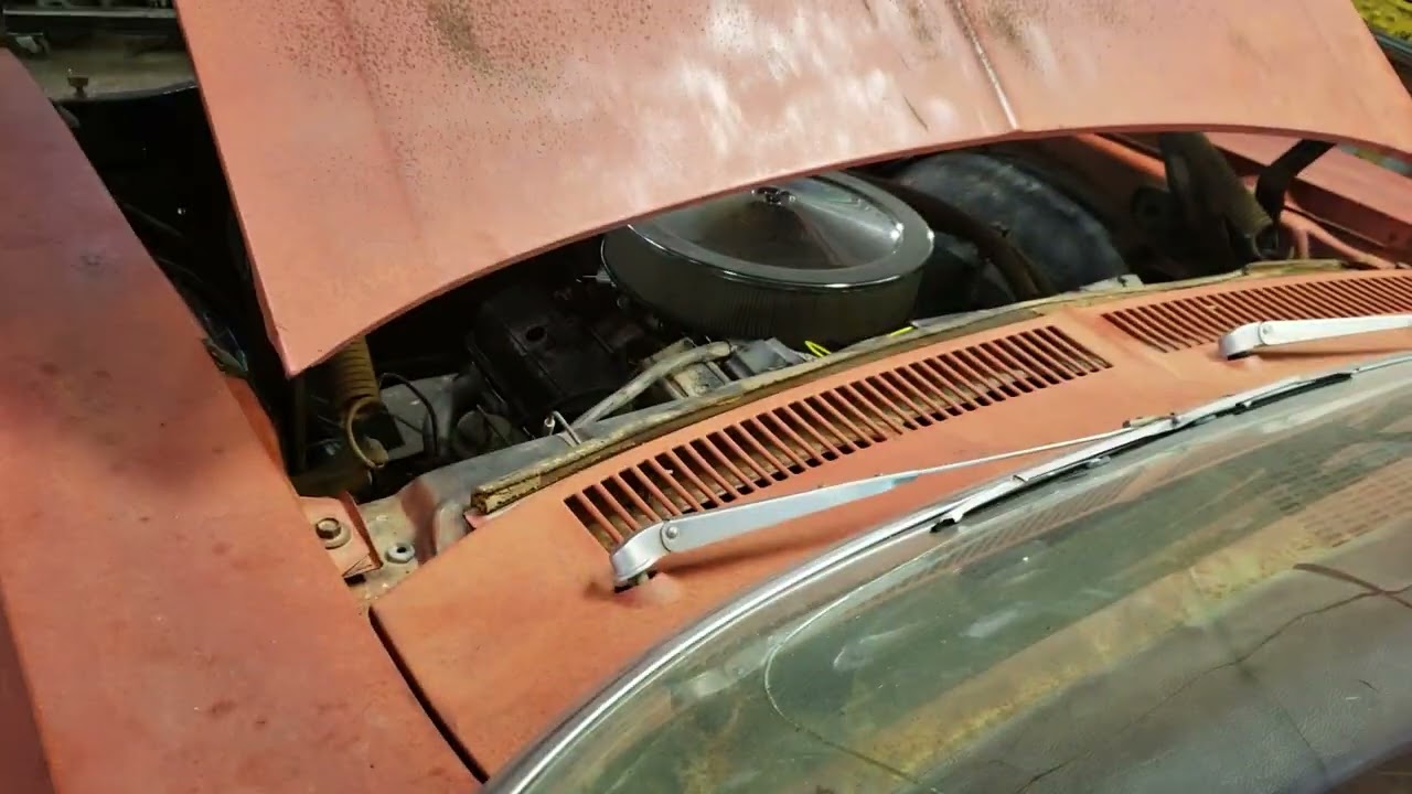 1972 ratty rusty Nova 305 SBC cammed dual exhaust idle and revving
