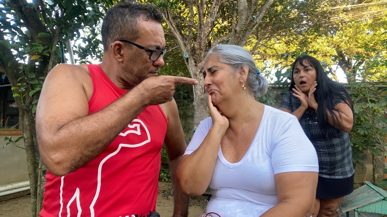 FILHO MIMADO QUER TUDO NA MÃO  MALTRATA SUA MÃE E APRENDE A LIÇÃO