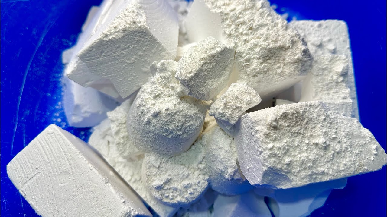 GYM CHALK ASMR - Broken Soft Chalk Crumbling | #asmrgymchalk #asmrsounds #asmroddlysatisfying 