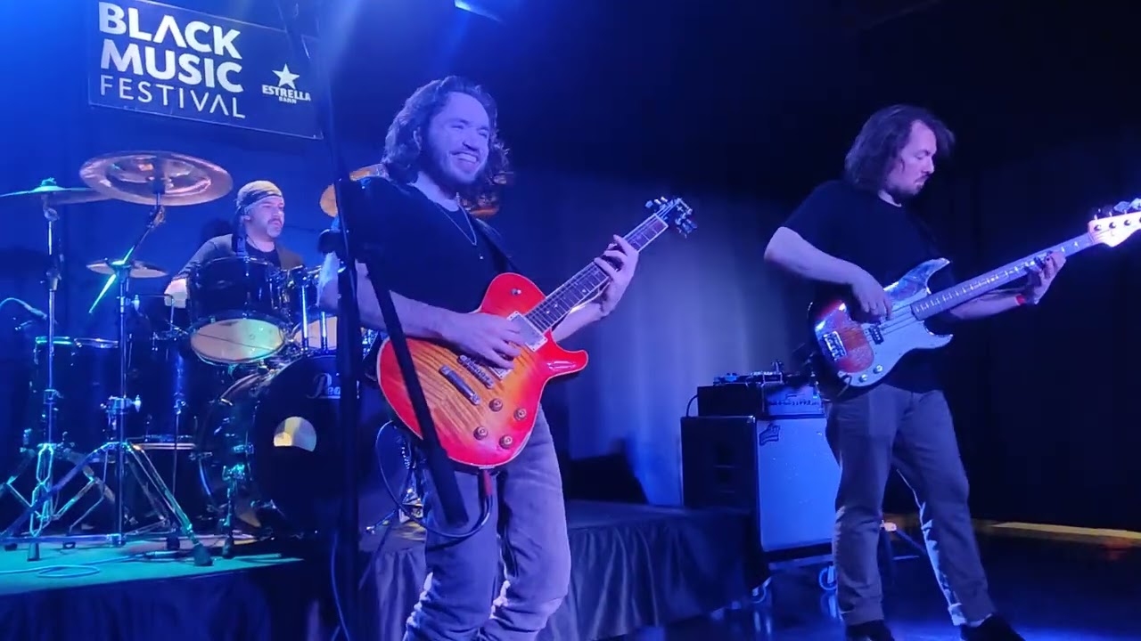 ERIC STECKEL -Run & Hide- 