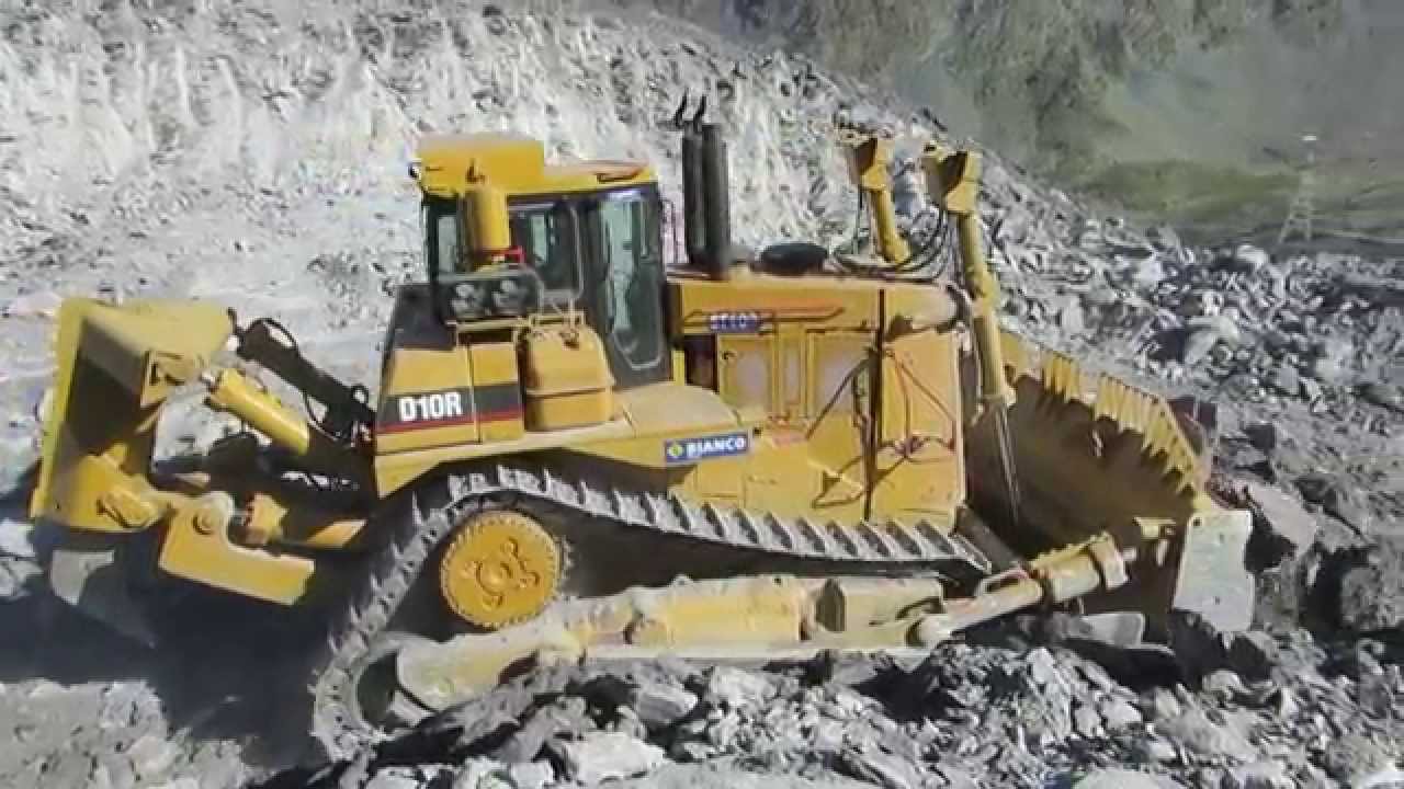 Caterpillar D10R pushing
