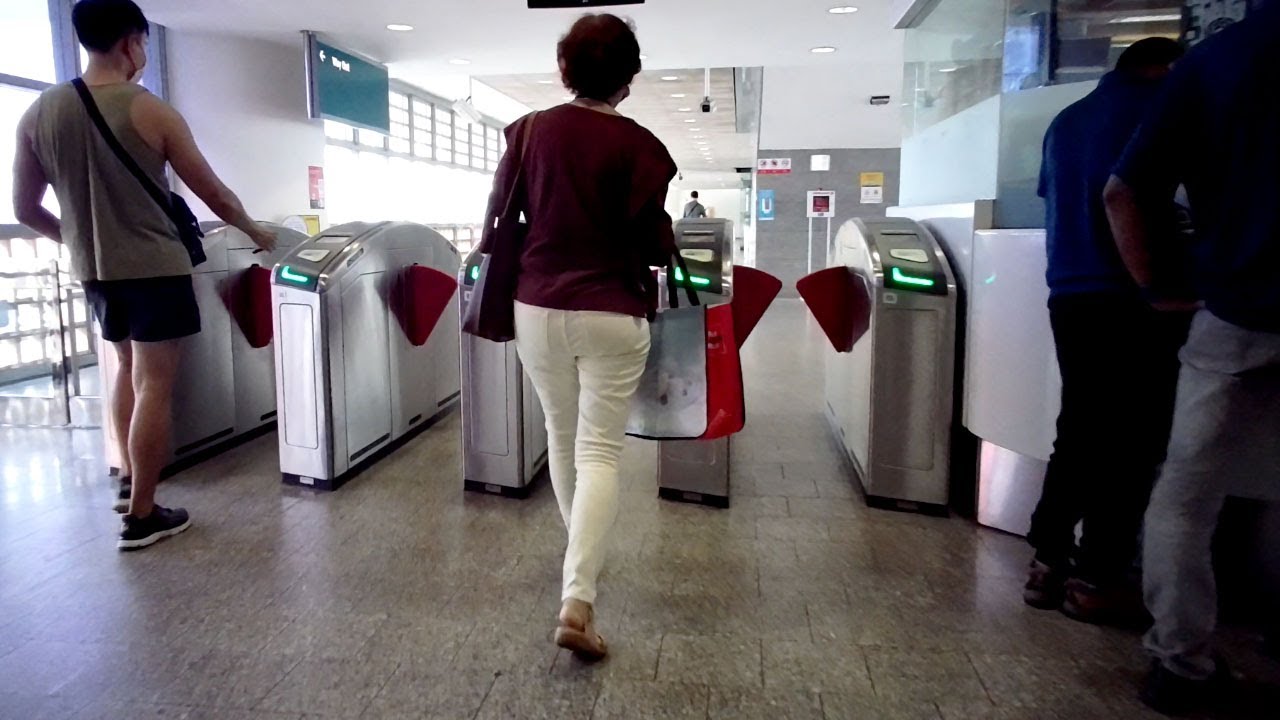 Singapore MRT ride from Simei to Pasir Ris train station