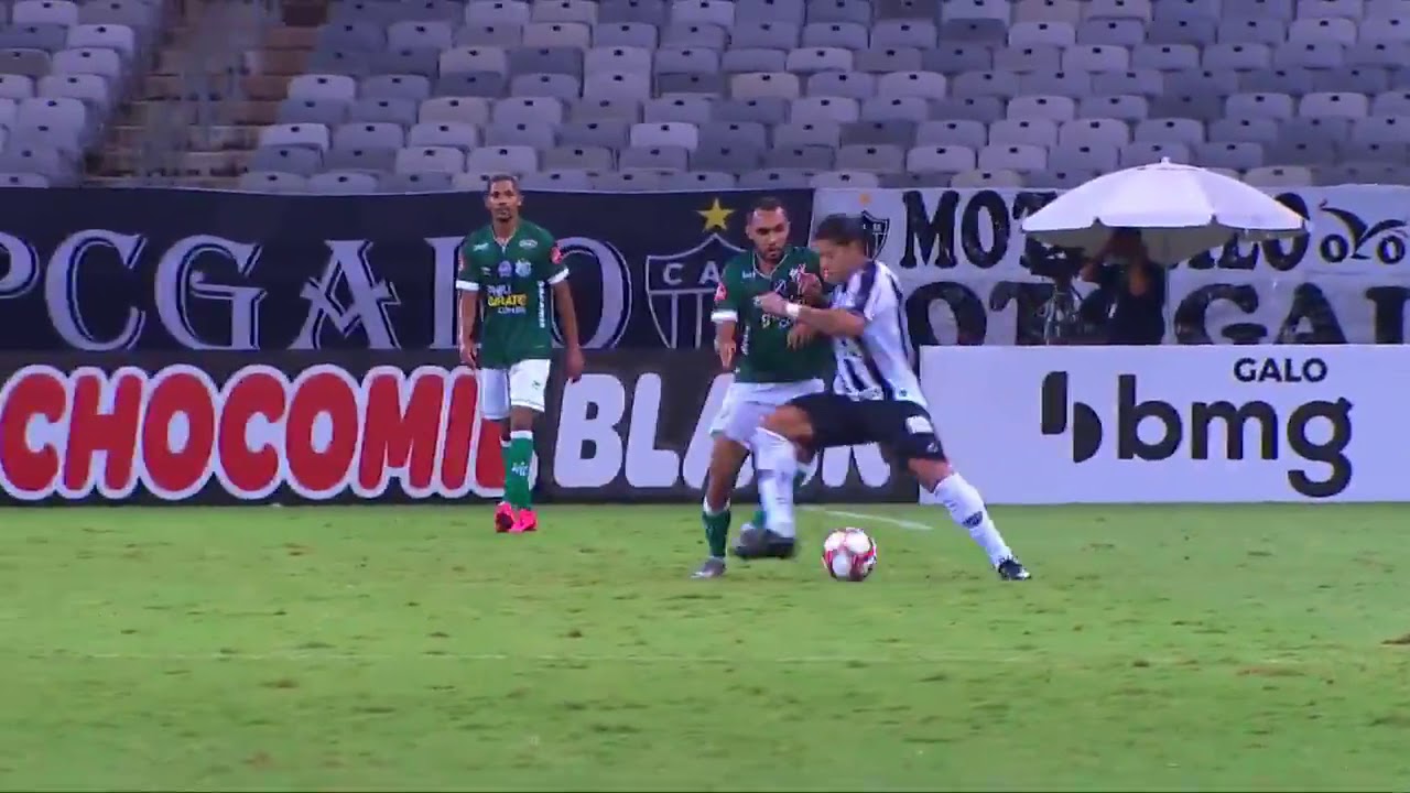 Hulk destroying players on his Atl&eacute;tico Mineiro debut