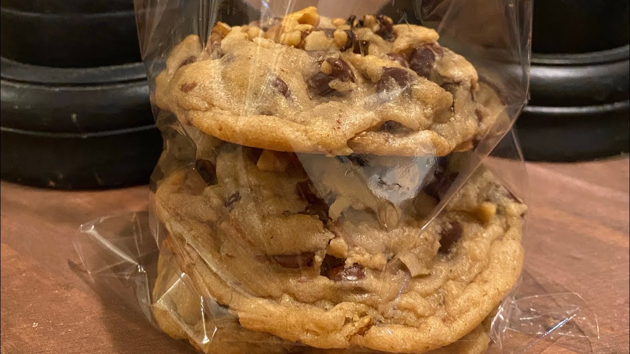 Walnut Chocolate Chip Cookies