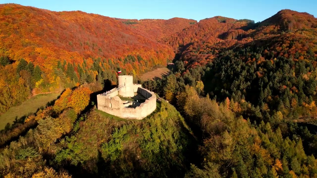Zamek w Rytrze XIII w. Castle in Rytro 13th century. Dron