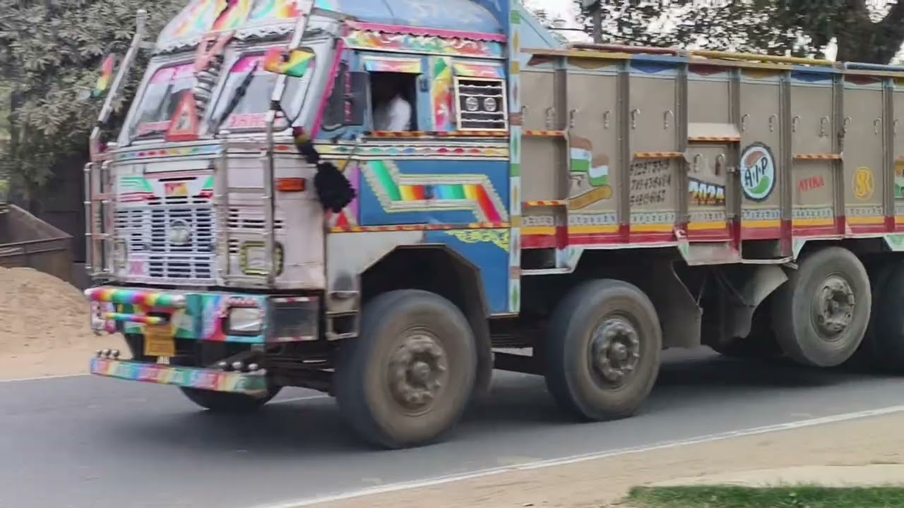 MAKES Nervous Dump Truck Trailer Hino 500 LoadingSAND Truck Hino 500 Tronton WRONG TRACK