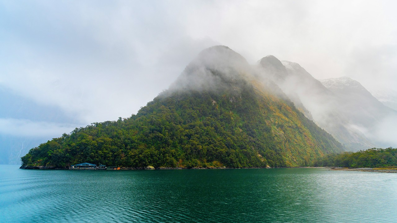 高纬度地區的奇特地貌 米爾福德峡灣 | New Zealand 4K HDR