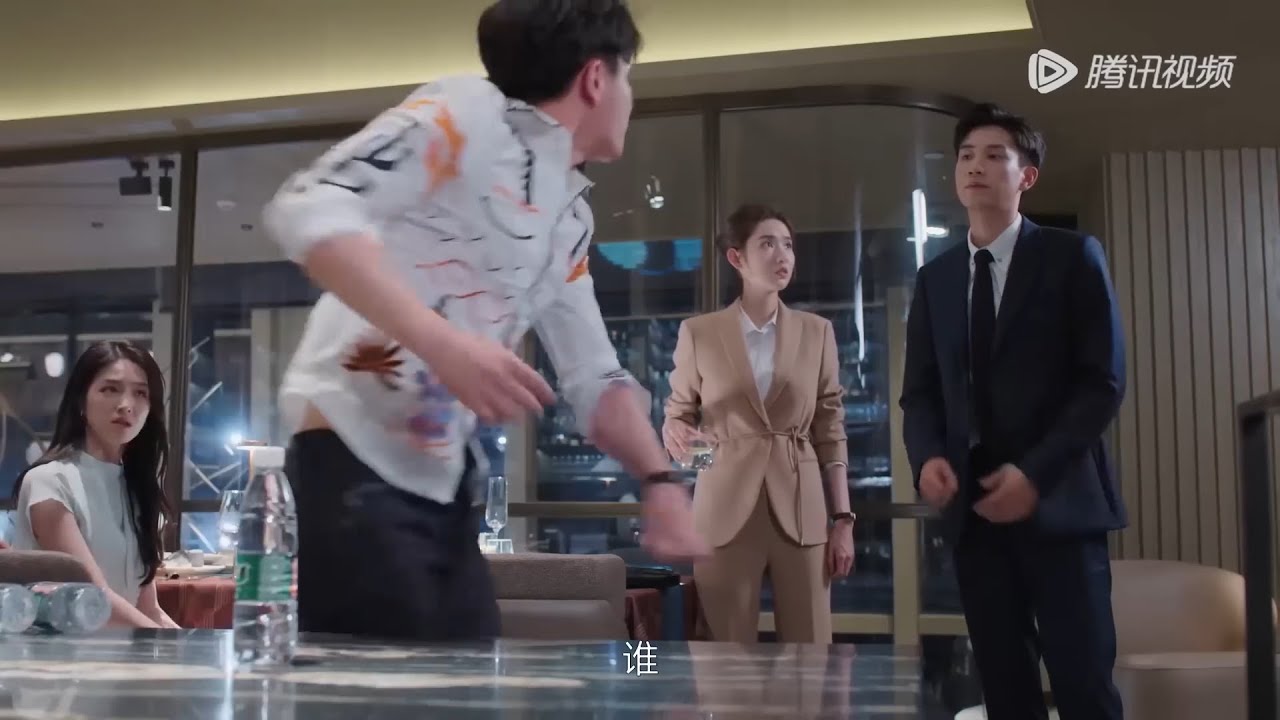 速看10 | 女孩被渣男欺負，總裁一拳過去“這是我的女人” 💥 中国电视剧