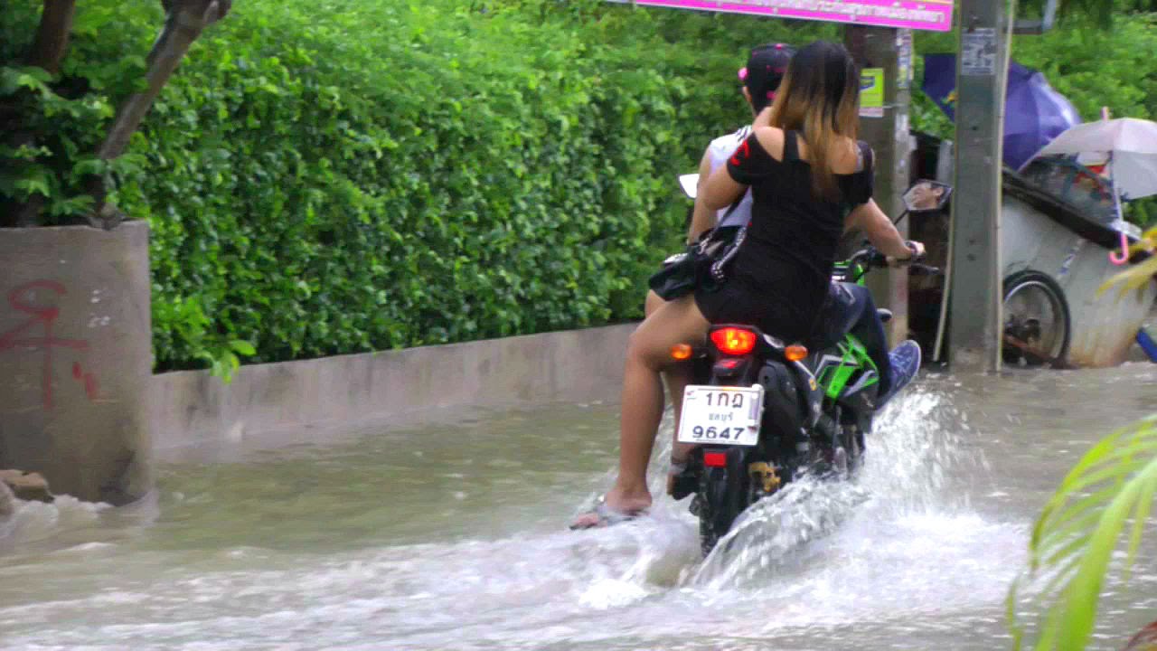 Monsoon Season! One-Hour Rainstorm Floods Pattaya, Thailand