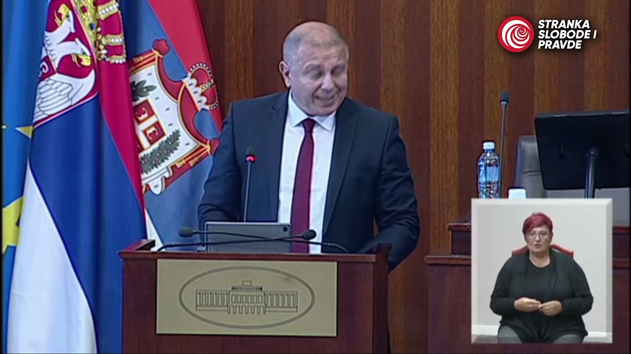 &Scaron;ebek:  Umesto jednog, sada imamo dva bastiona propagande. Informativni program RTV gori od RTS