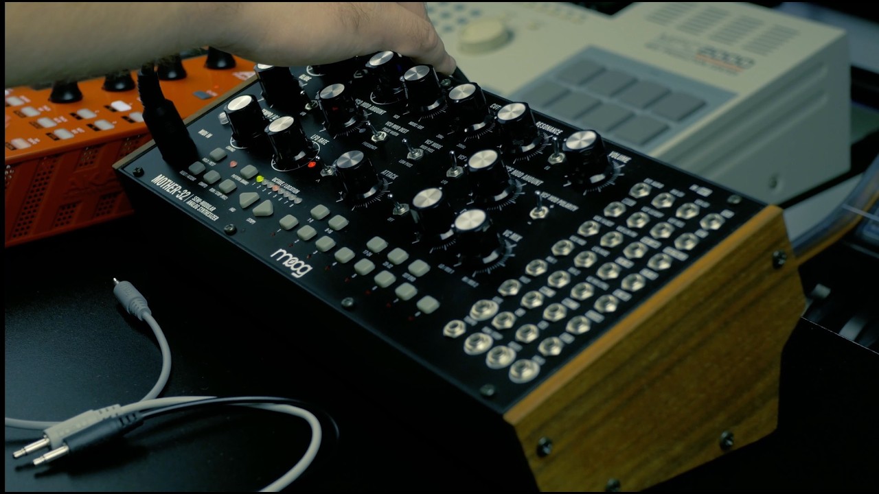 Making a Boom Bap Beat with Synths | Akai MPC One + Vinyl  + Moog Mother-32 #akaimpc #moog