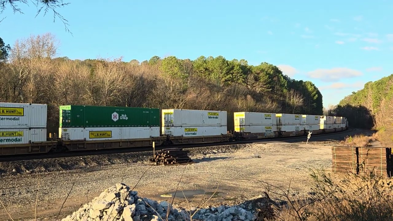 NS 4468 & 4471 head into town with the northbound manifest 