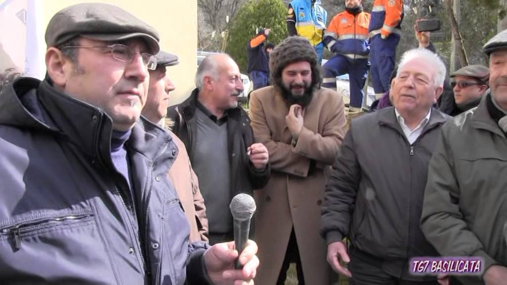 TG7 Basilicata. Vinicio Capossela e gruppo misto canti tradizionali di Calitri