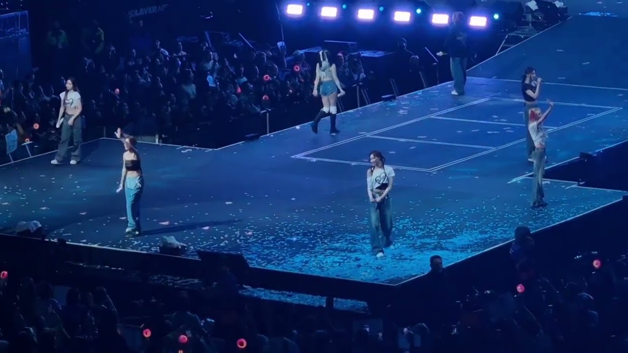 TWICE (트와이스) - CRAZY STUPID LOVE @ 230506 5TH WORLD TOUR 'READY TO BE' in Melbourne | Live Fancam