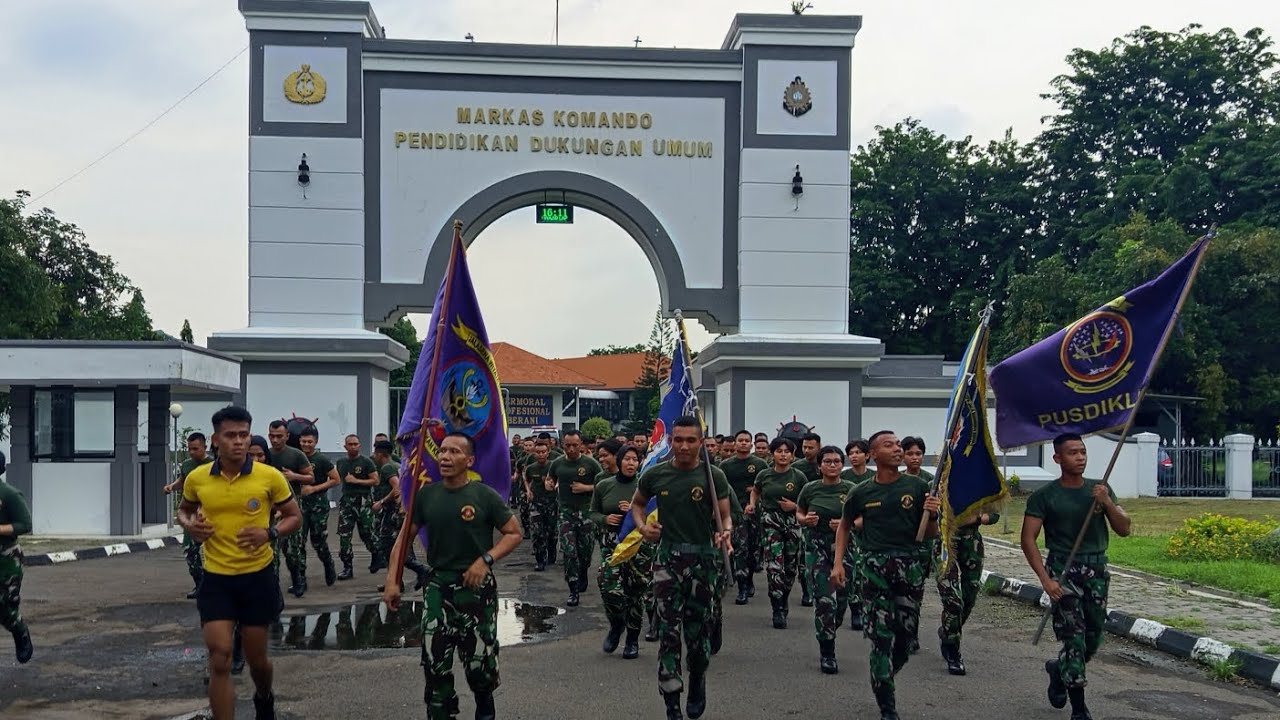 🔴LARI SIANG BERSAMA SISWA TNI #kodiklatal #tni #tnial #polisimiliter #marinir #pasukanelit
