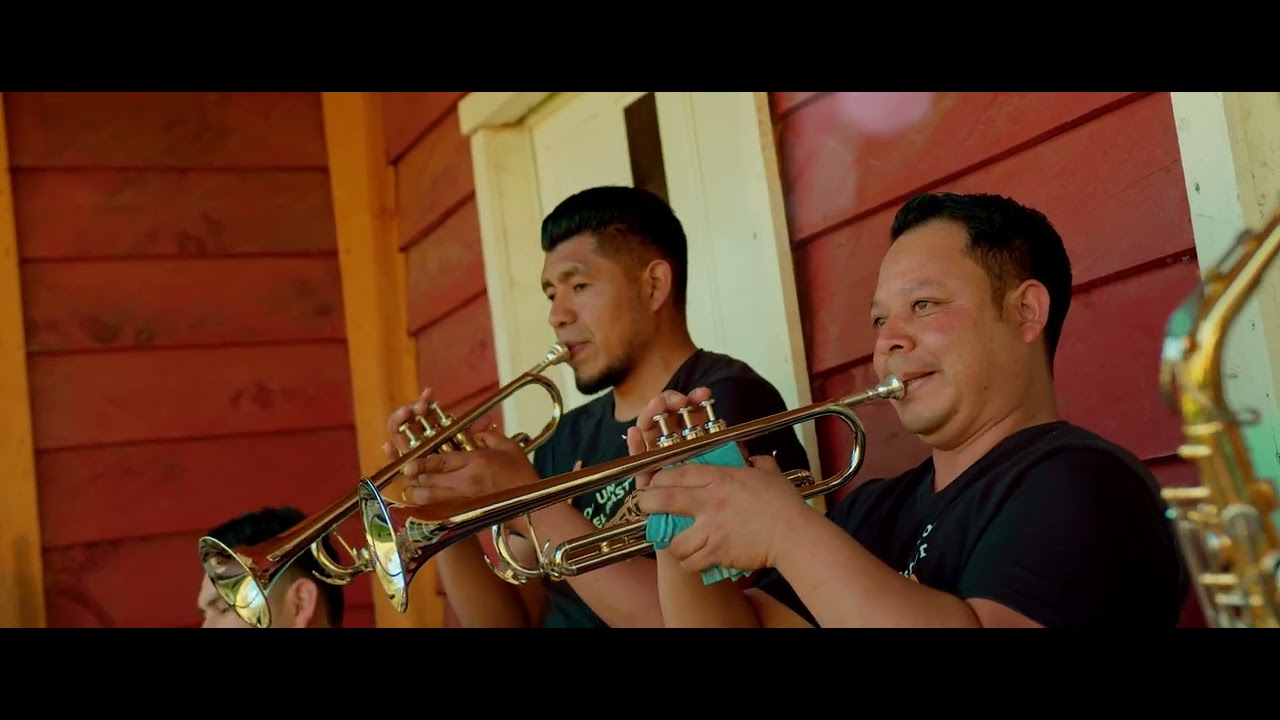 CANTANTE JUAN GABRIEL Y SU GRUPO LOS UNGIDOS DEL PASTOR   LA AFLICCION  EN IDIOMA QUICHE