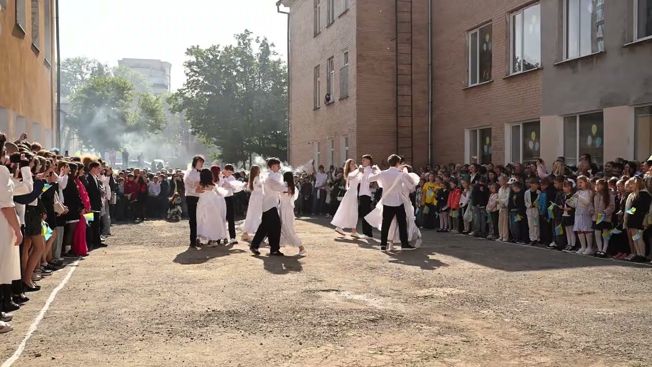 Випускний вальс 2025 року в ліцеї № 13.