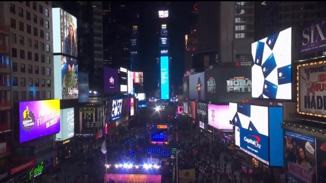 Times Square Ball Drop 2021&ndash;2022 | Midnight Moment
