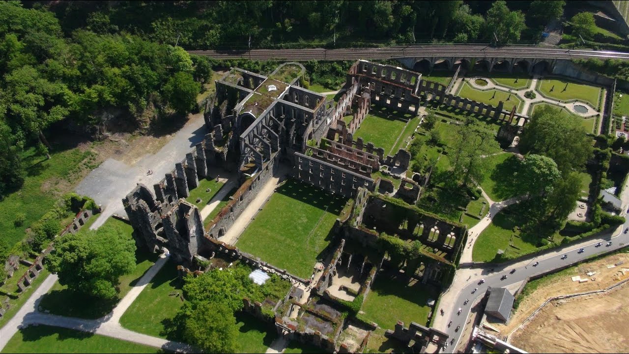 Prises de vue aériennes par drone de l'Abbaye de Villers-la-Ville (Belgique)